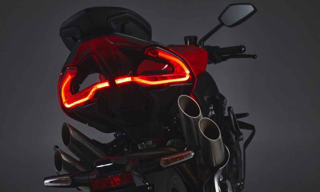 mv-agusta-brutale-1000-rs-scarico